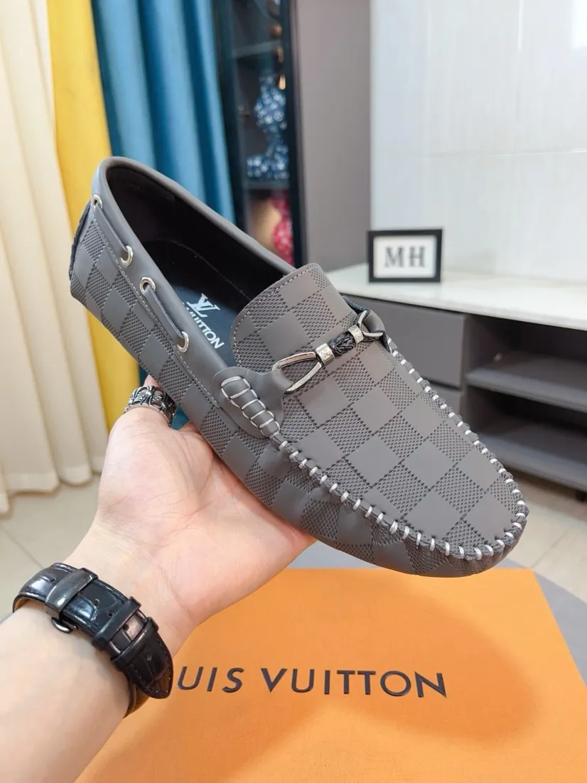 Men's men's shoes💰400🌹🌹[LV Louis Vuitton] New men's beanie shoes💝💝.. Top-grade imported cowhide embossed➕Comfortable leather lining. It is extremely skin-friendly and comfortable, feels very delicate, and the shape is very correct! Perfectly reflects the three-dimensional sense, code number: 38-44